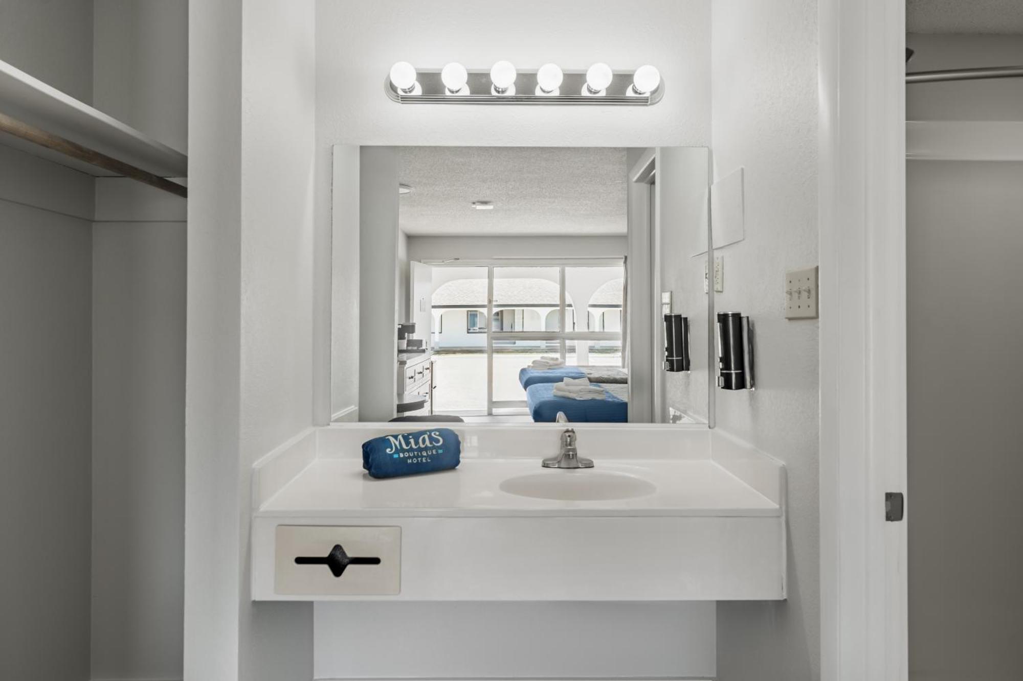 Mia'S Boutique Hotel Nags Head Bagian luar foto
